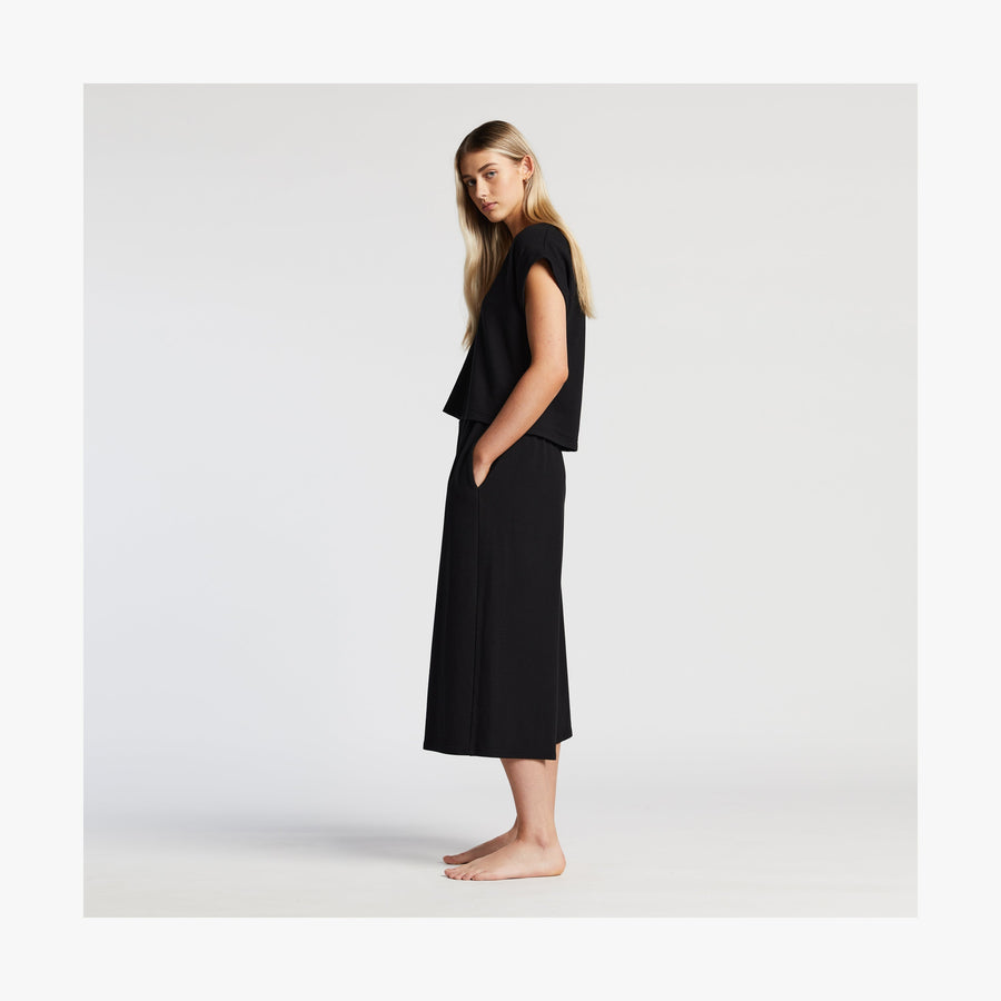 Black | Full body side view of Sevilla Top in Black