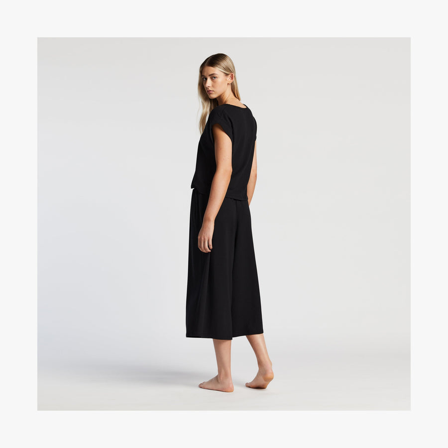 Black | Full body side view of Sevilla Top in Black