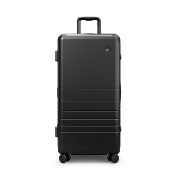 Front view of Hybrid Trunk in Obsidian