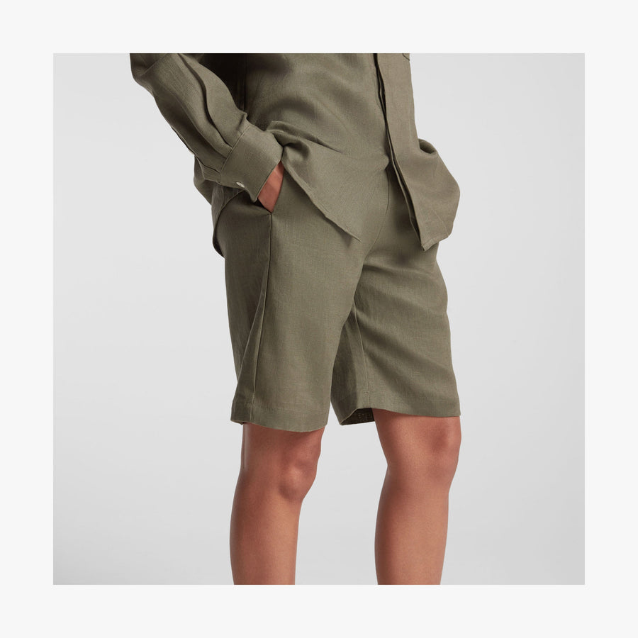 Dune Grass | Side view of Algarve Shorts in Dune Grass