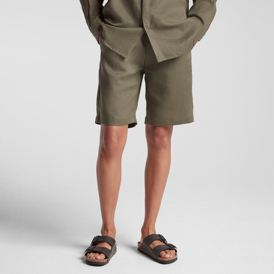 Dune Grass Cart | Front view of Algarve Shorts in Dune Grass