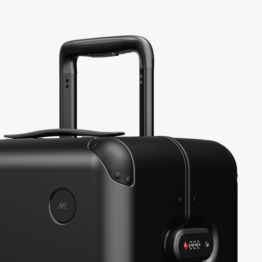 Obsidian | Luggage handle view of Hybrid Check-In Medium in Obsidian