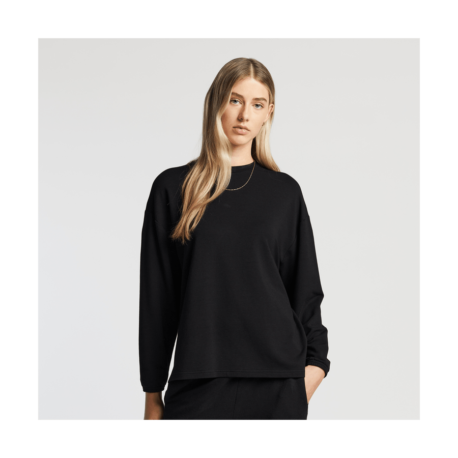 Black Scaled | Front view of Kyoto Long Sleeve in Black