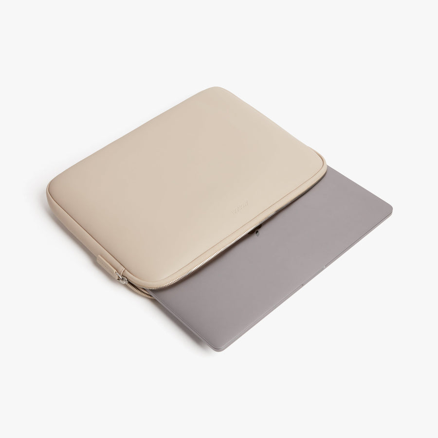 16-inch / Ivory (Vegan Leather) | Metro Laptop Sleeve in Ivory