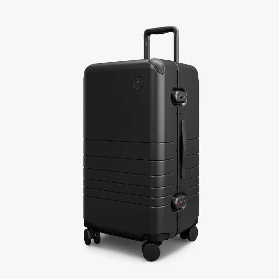 Obsidian | Angled view of Hybrid Trunk Medium in Obsidian