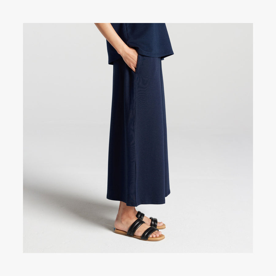 Navy | Side view of Sevilla Pants in Navy